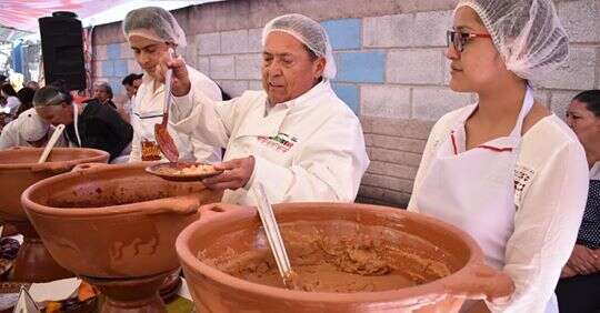 Realizan concurso de asado de boda en Jerez