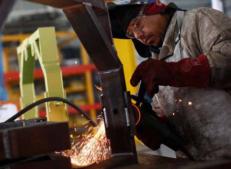 Proponen reducción de horas a la jornada laboral