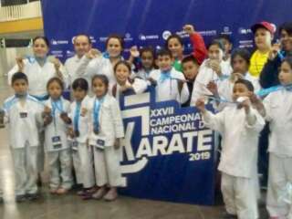 Ganan villanovenses 24 medallas en torneo nacional de karate