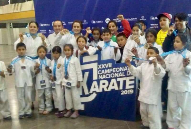Ganan villanovenses 24 medallas en torneo nacional de karate