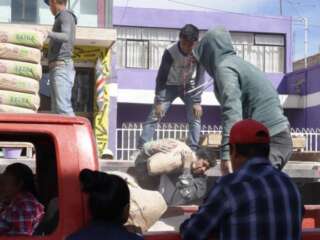 Entregan materiales para construcción en Villanueva