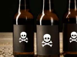 FALLECEN MÁS DE 30 PERSONAS POR ALCOHOL ADULTERADO