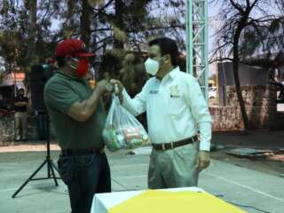 ENTREGAN DESPENSAS A MÚSICOS VILLANOVENSES