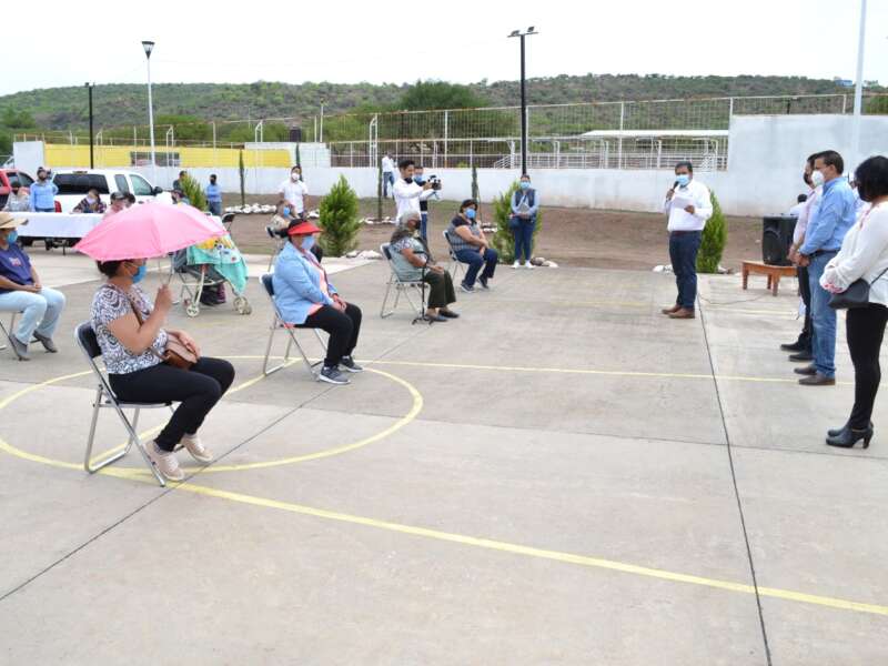 ENTREGAN APOYOS AL INGRESO FAMILIAR A 145 FAMILIAS DE VILLANUEVA