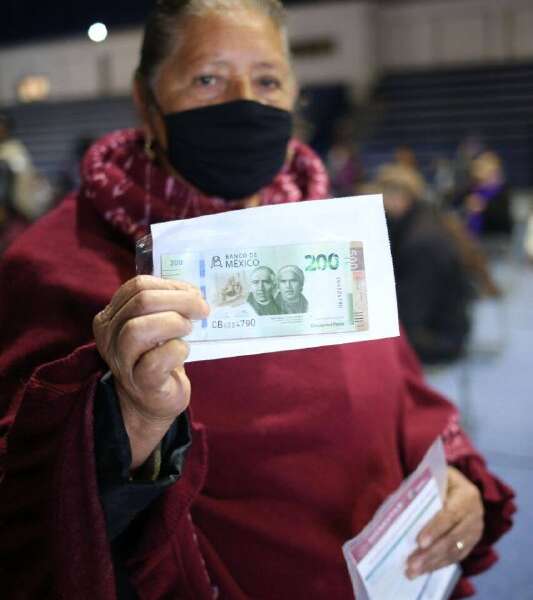 ENTREGAN PENSIONES PARA ADULTOS MAYORES EN ZACATECAS