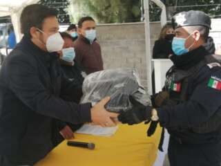ENTREGAN UNIFORMES Y MOTOPATRULLAS A POLICÍAS DE VILLANUEVA