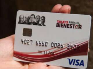 ENTREGAN TARJETAS A MIGRANTES PARA ENVIAR REMESAS