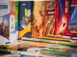 SUPSENDEN PROVISIONALMENTE IMPRESIÓN DE LIBROS DE TEXTO EN MÉXICO