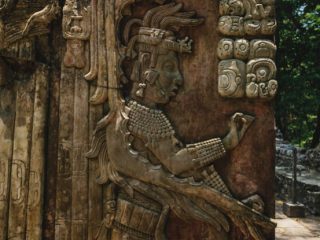 LOS MAYAS; DEIDADES, GOBIERNO Y VARIANTES LINGÜÍSTICAS