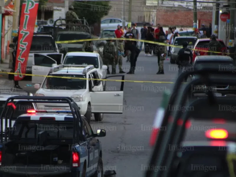SE ENFRENTAN POLICÍAS ESTATALES CONTRA DELINCUENTES EN GUADALUPE