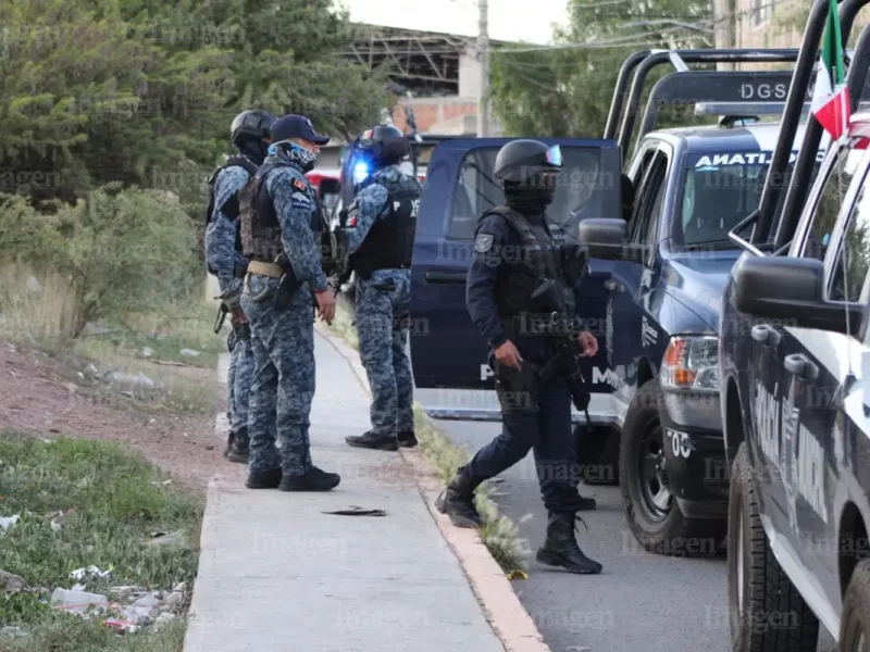 SE ENFRENTAN POLICÍAS ESTATALES CONTRA DELINCUENTES EN GUADALUPE