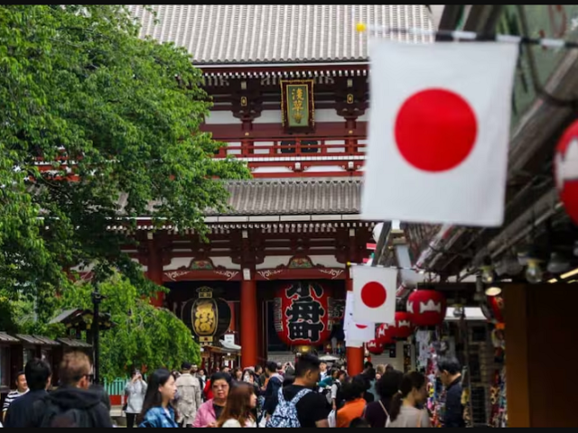 LA BANDERA DEL SOL ROJO