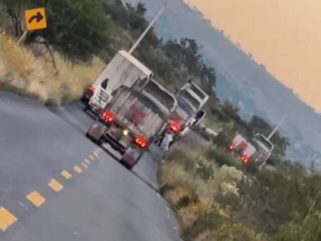 AGREDEN A 5 AGENTES DE LA FGJE EN CARRETERA DE VILLANUEVA